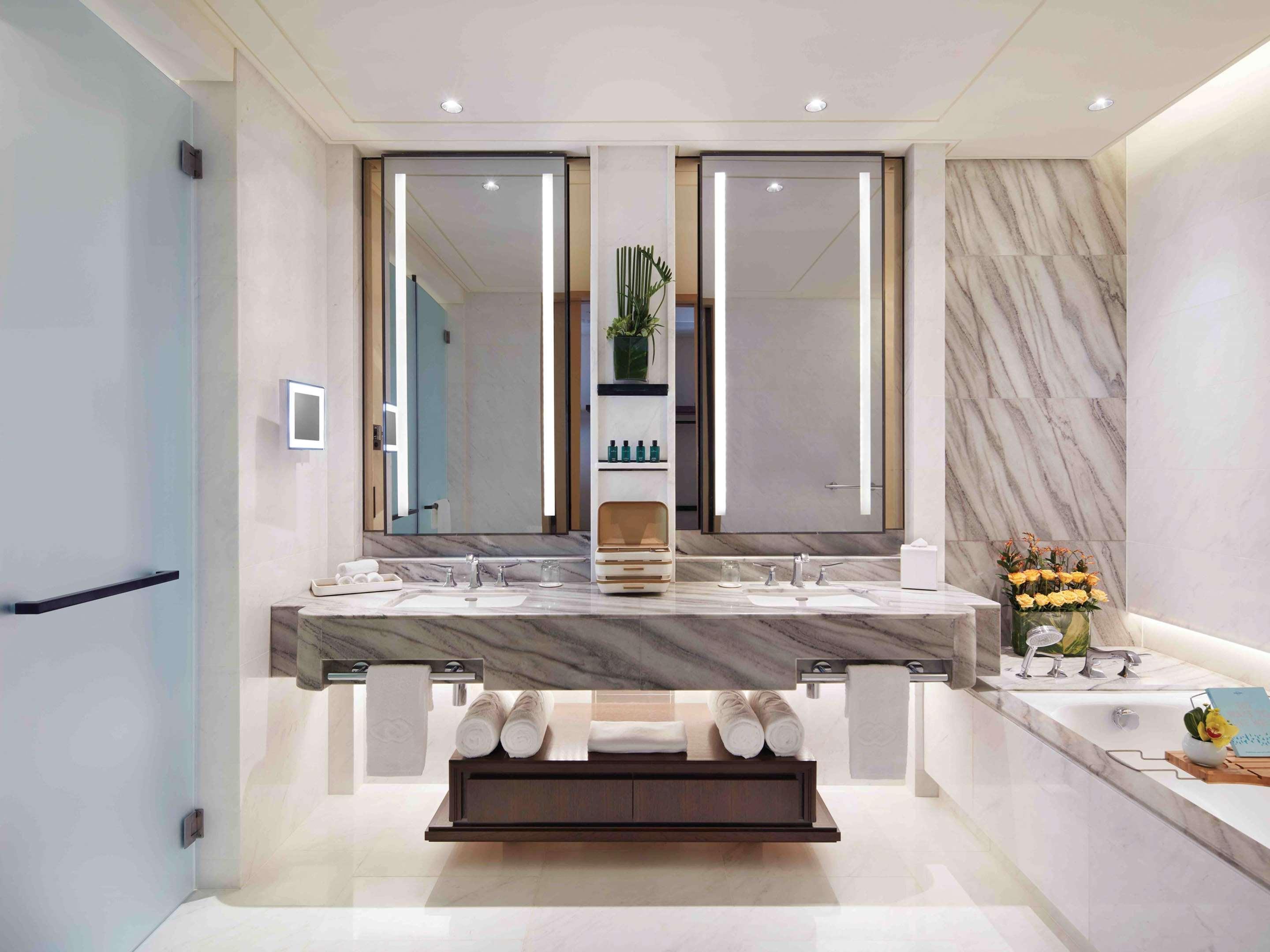 传统景或城景尊享套房，可使用米勒西姆俱乐部，配备 1 张特大床