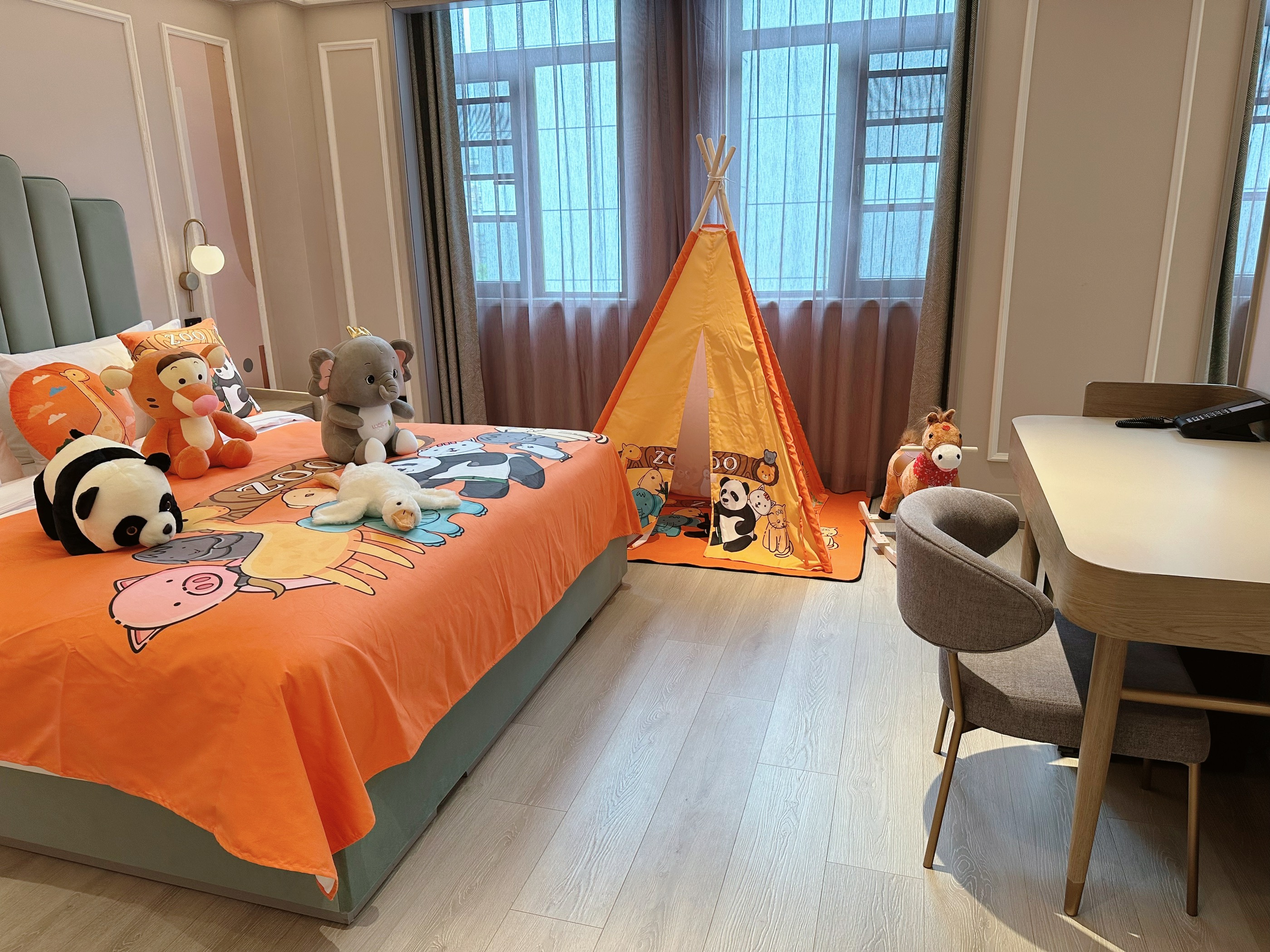 欢乐动物园家庭套房（主题床品+智能马桶+空气净化器）