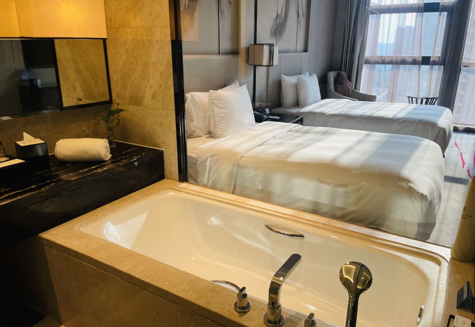 豪華雙床房（超大浴缸+高端品牌床墊）