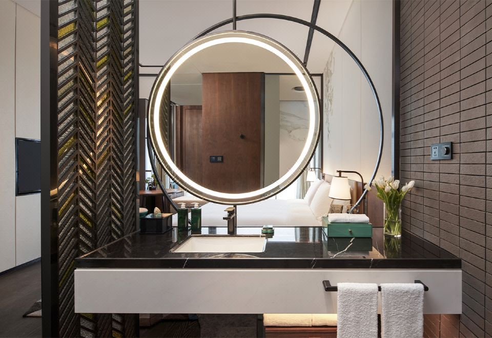 Hotel Indigo Suzhou Grand Canal, an IHG Hotel1 King Bed Standard