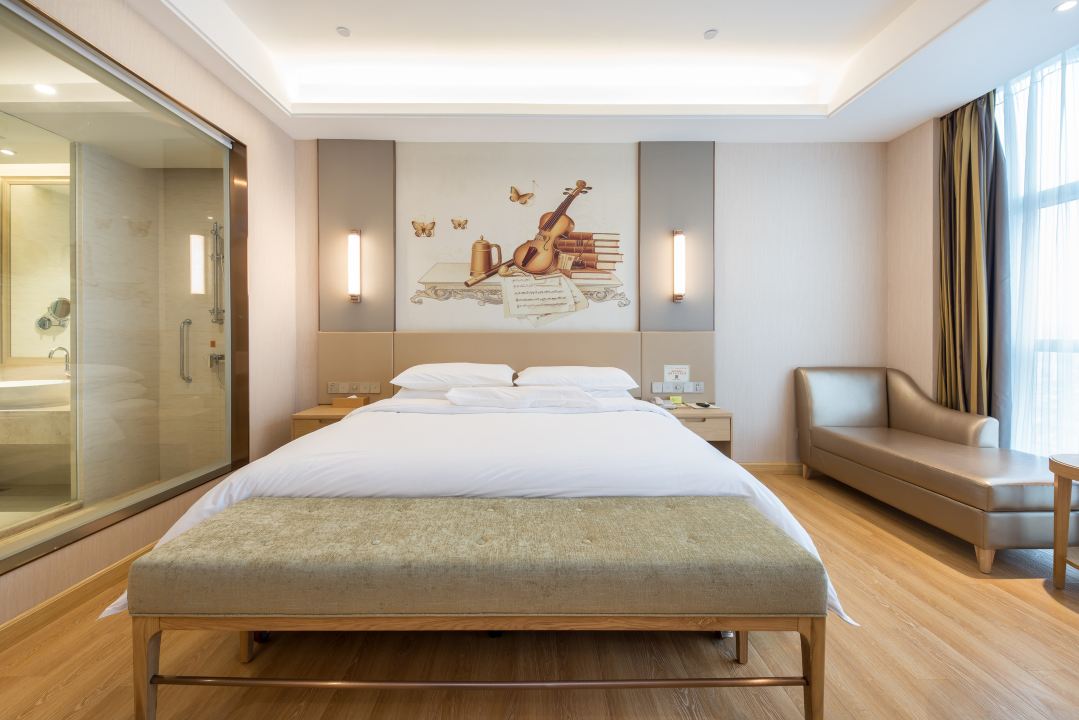 Vienna International Hotel (Suzhou Railway Station North Square)行政套房[一线城市景观+采光通透]