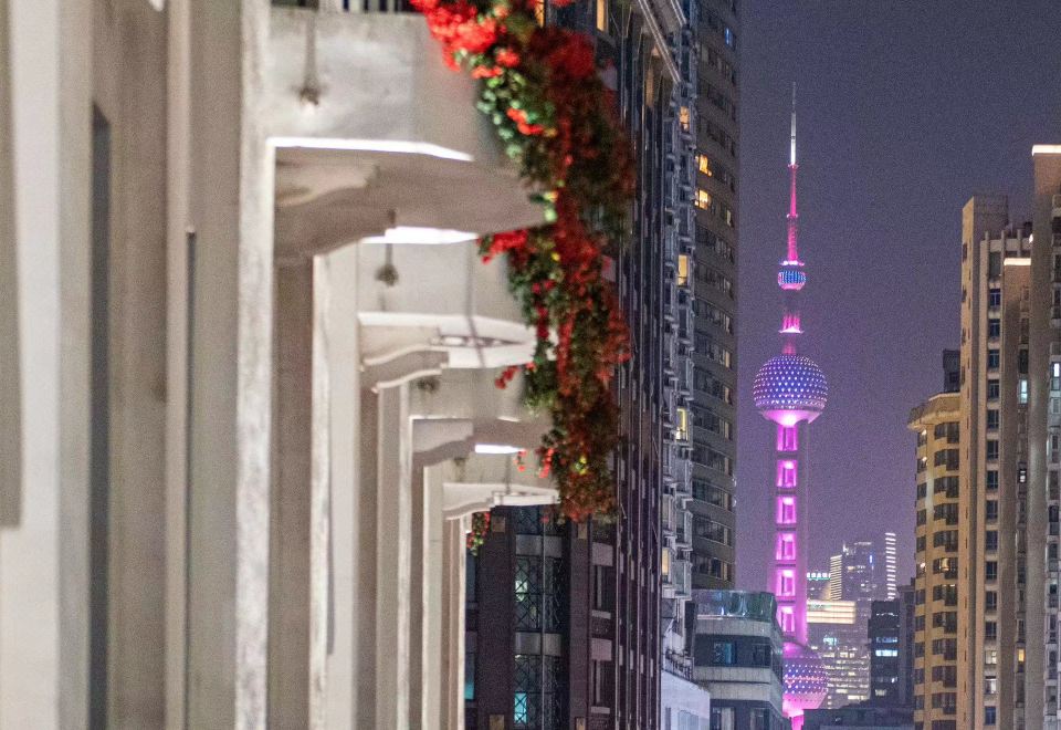 霓虹阳台双床房（东方明珠景观）