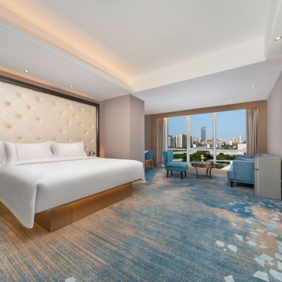 萊卡大床房-芝華仕深度睡眠床墊+城市高層美景 萊卡飯店（深圳東站布吉老街店）優惠