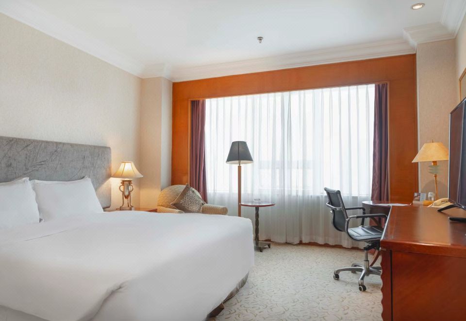 Crowne Plaza QingdaoCrowne Plaza Superior Room-King Bed