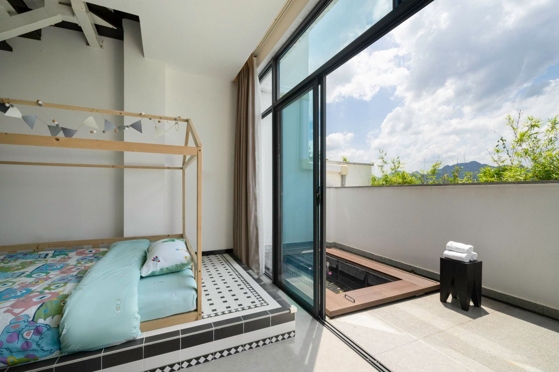 Childlike Private Hot Spring Duplex Suite