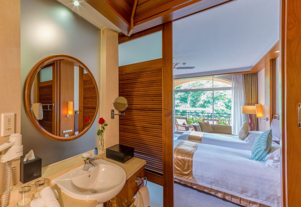 Hillview Golf Resort DongguanGarden-view Twin Room