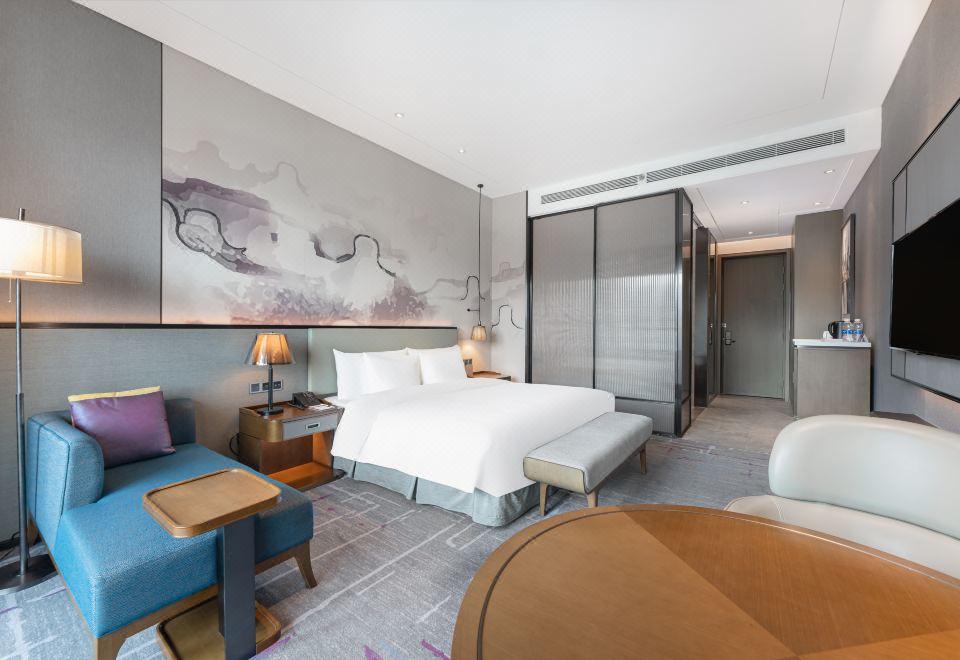 雪遥行政湖景大床房