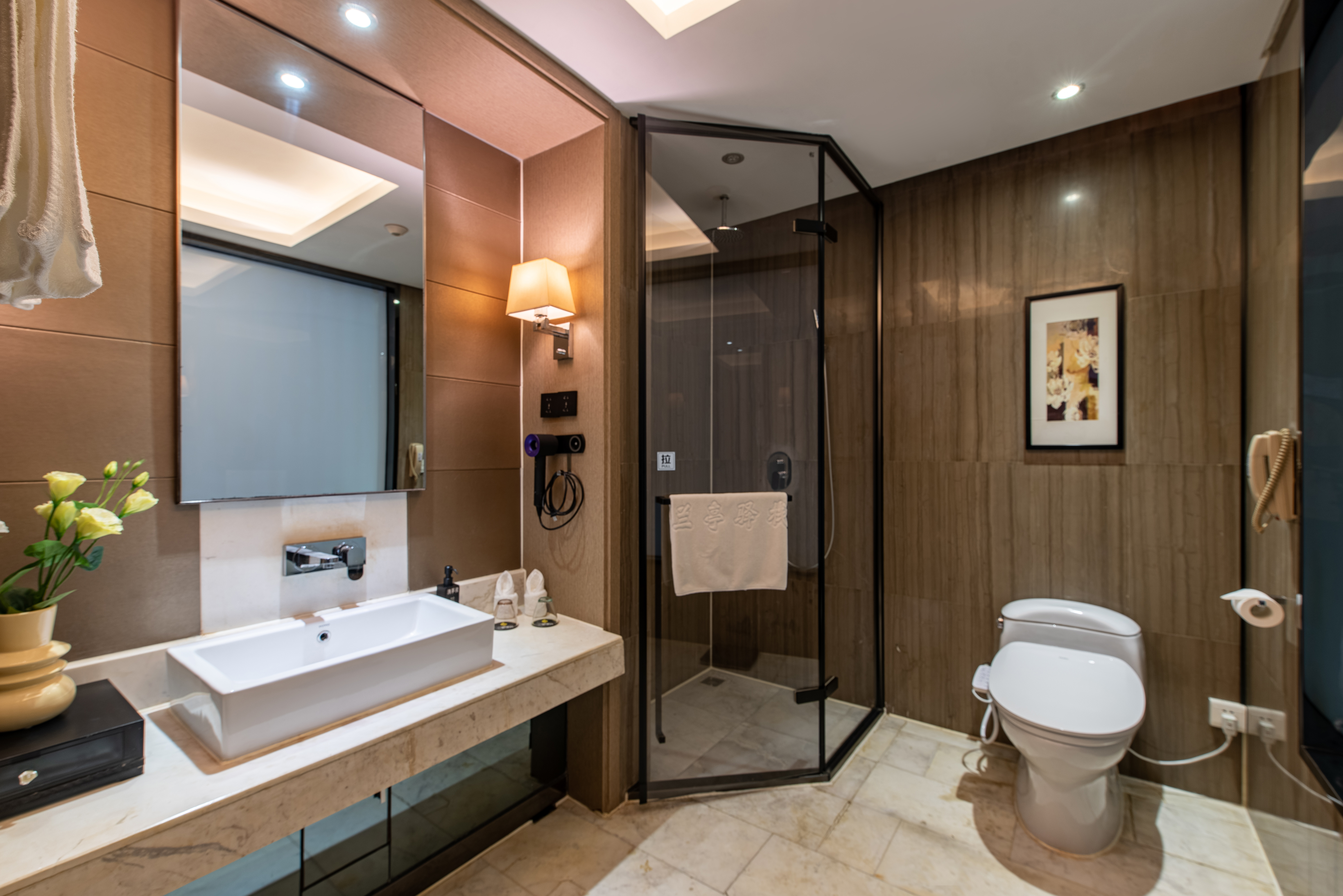 商务大床房【独立棋牌娱乐室+办公桌+小度智能客控】