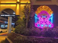MUGA DESIGNER HOTEL Hotel a 