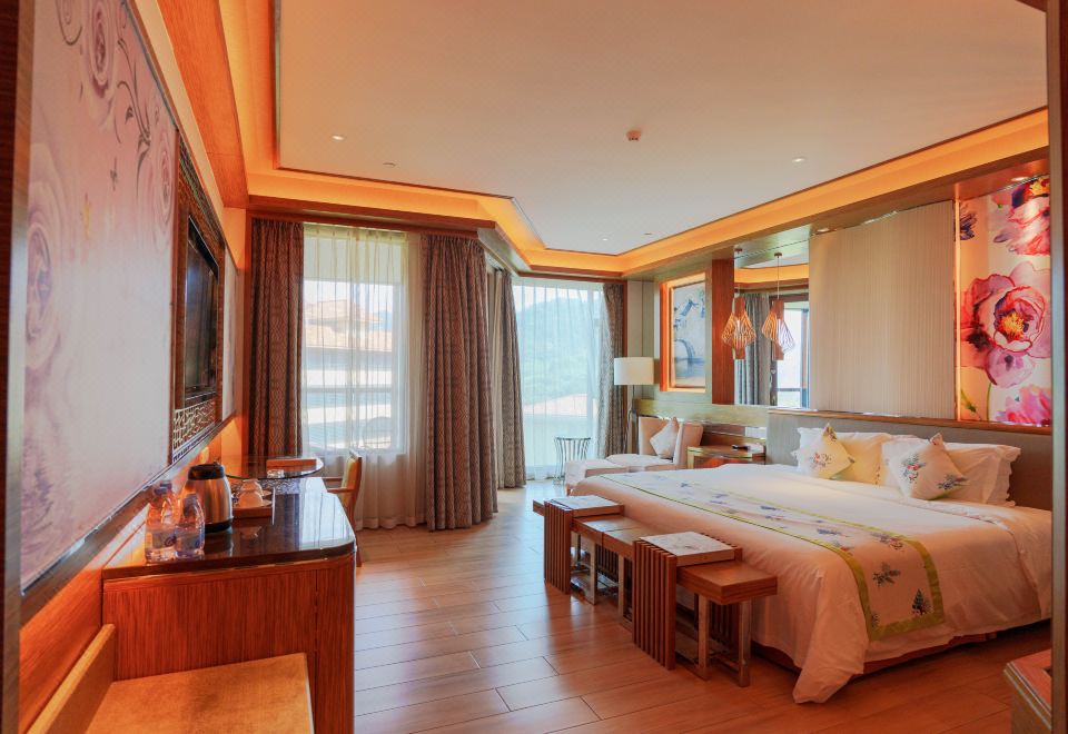 Regal Palace Hot Spring Hotel GuangzhouFamily Hot Spring Suite - Two-Bedroom With Three Beds, Cartoon Theme, Private Tub, Certified Spring Water