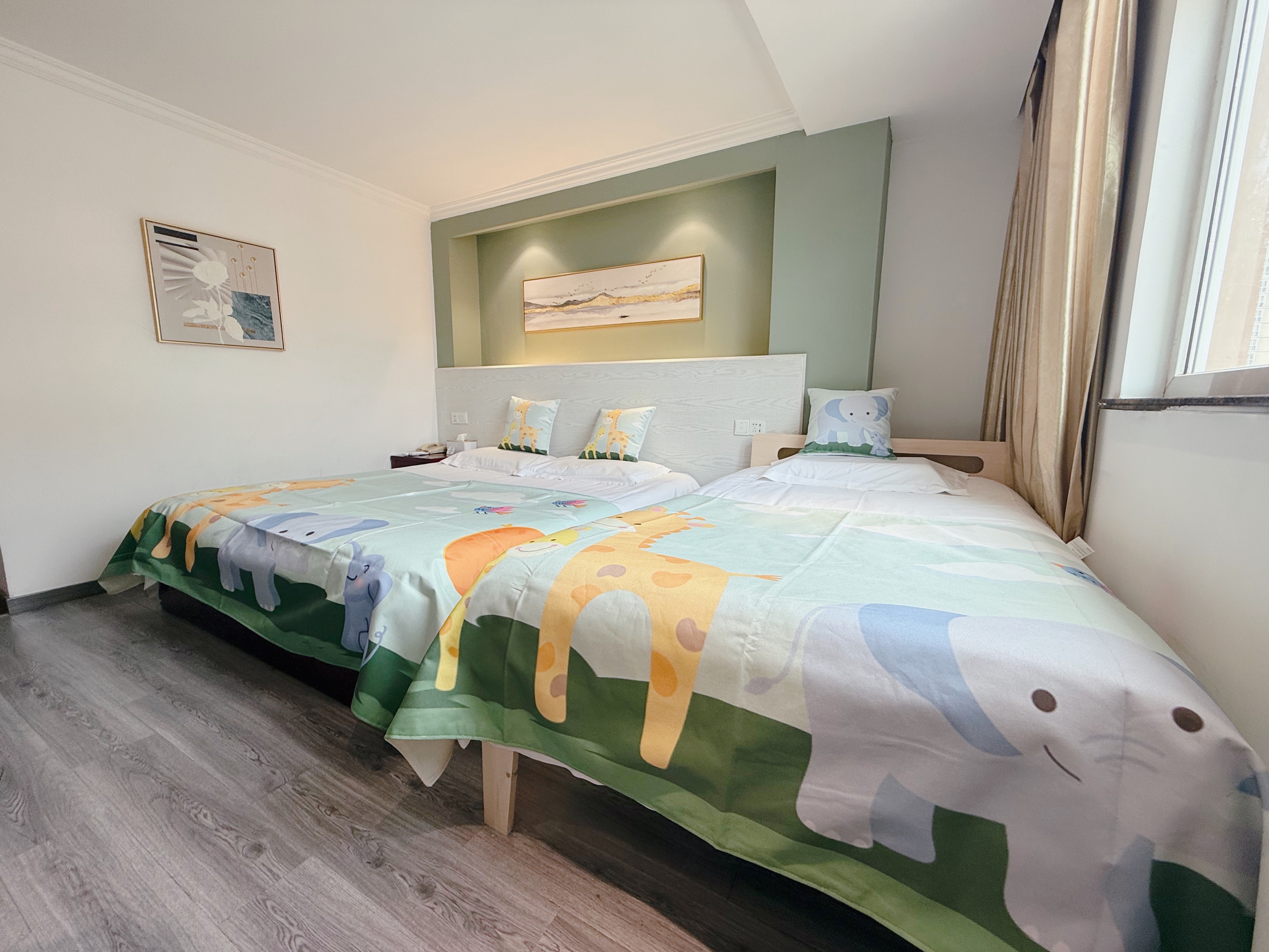 童趣HOME房（婴儿浴盆+卡通）