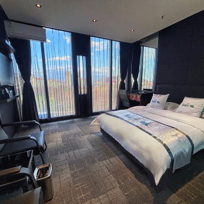 高級大床房（景觀） 烏魯木齊野馬絲路驛站文化主題沙龍優惠