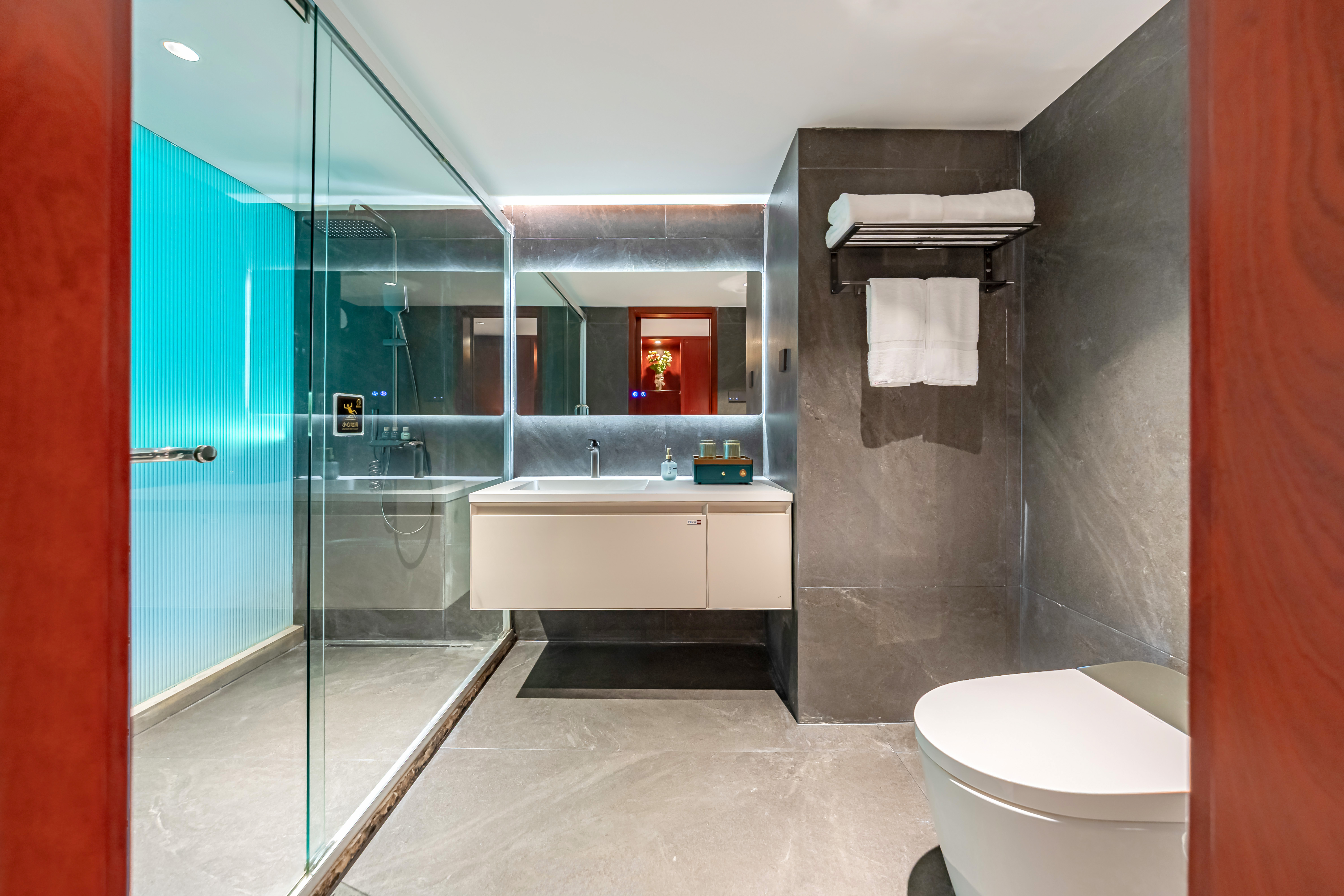 双倍松弛感·影音双床房『品牌投影仪+超大屏幕』