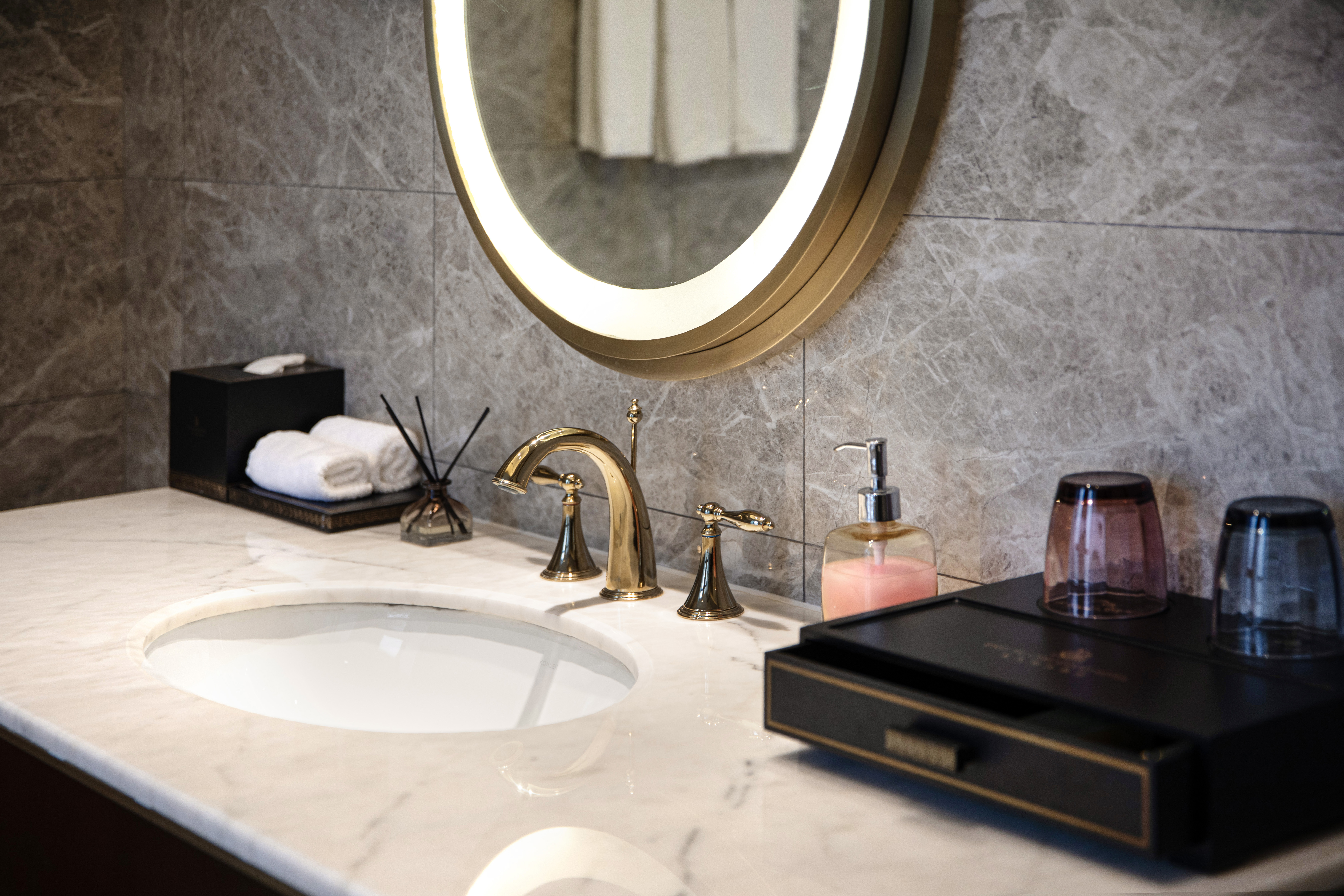 别墅3D易眠大床房（离子助眠床垫+离子净化增氧仪+睡眠分析检测仪）