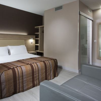 Triple Room Hôtel des Pavillons Promo Code