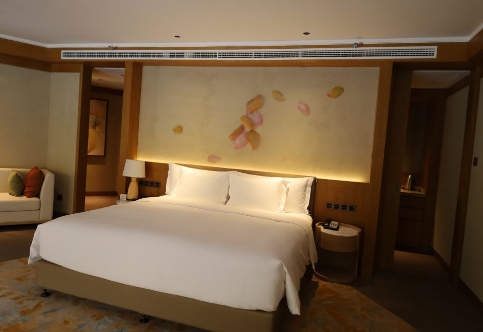 CROWNE PLAZA SHENNONGJIAStudio Suite - Garden-View (Double Bed) (Living Room)