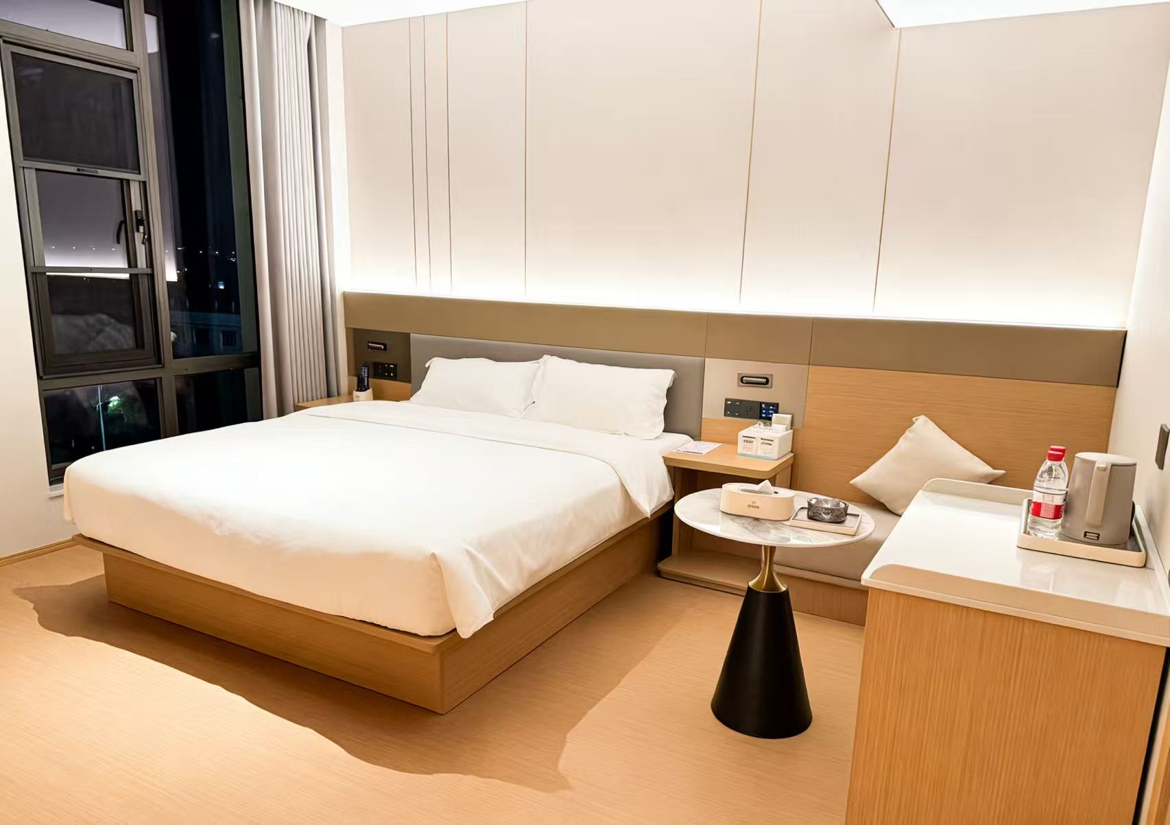 亿拓.雅致大床房（智能客控+恒温马桶）