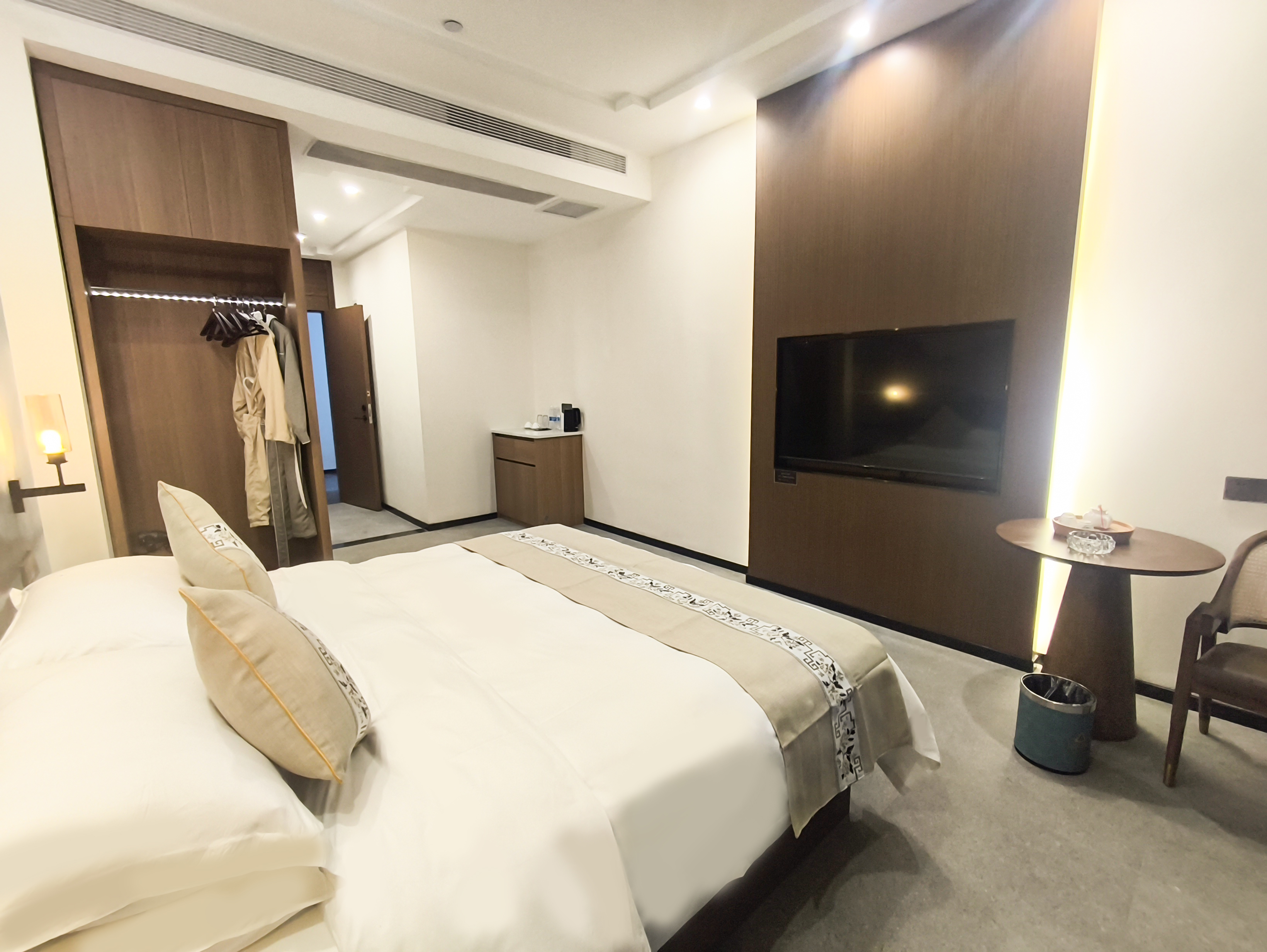 池畔親水溫泉套房二房一廳（獨立泡池）