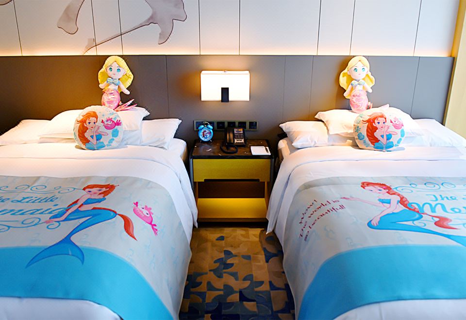 Courtyard by Marriott Shanghai HongqiaoMermaid Family Twin Bed Room