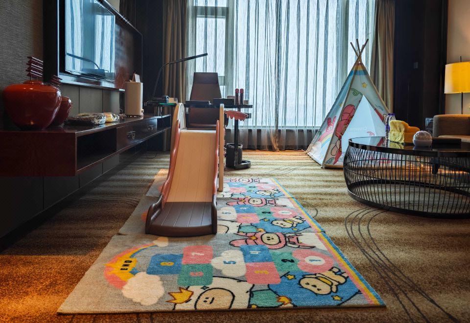 黃河景家庭聯通套房