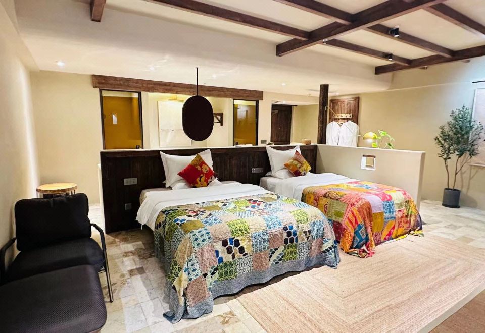 Vintage Room (2 beds)