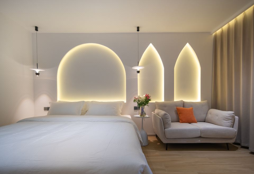 法式輕奢智能特大床房 [playStion5遊戲機+心之約乳膠床墊+智能客控]