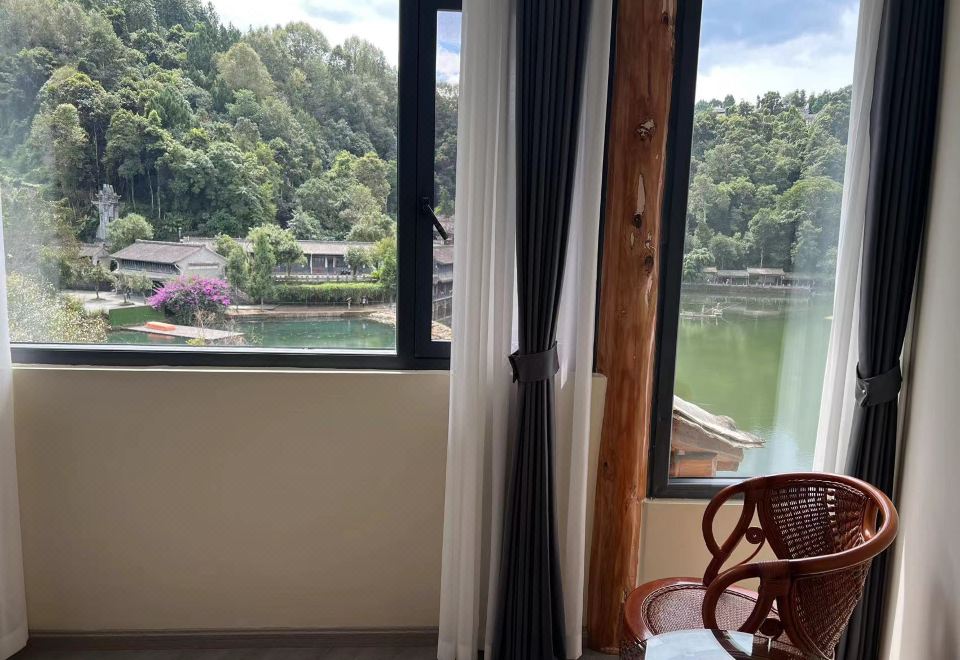 Elegant Room - Lake-View (Double bed)