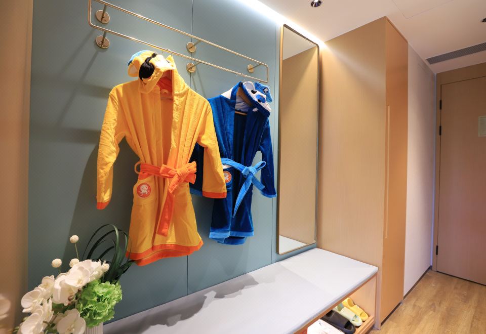 海底小縱隊親子房（智能客控+MINI吧+天然乳膠枕）