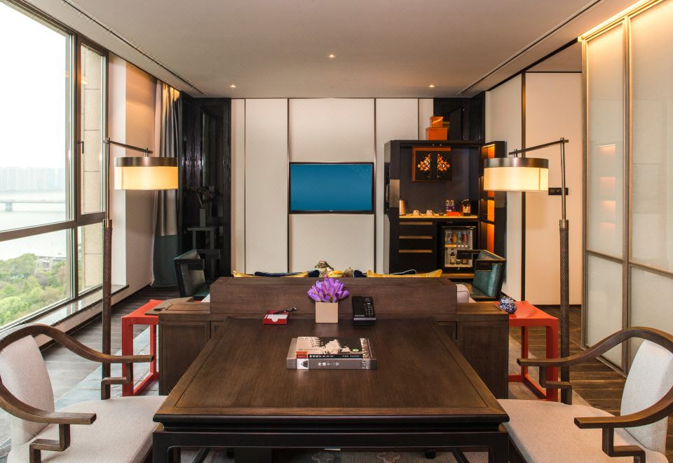 开放式江景大床套房