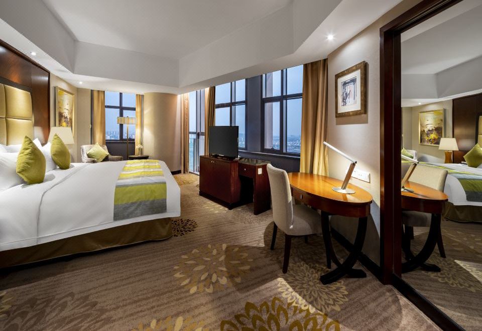 Songjiang New Century Grand Hotel ShanghaiDeluxe Queen Room