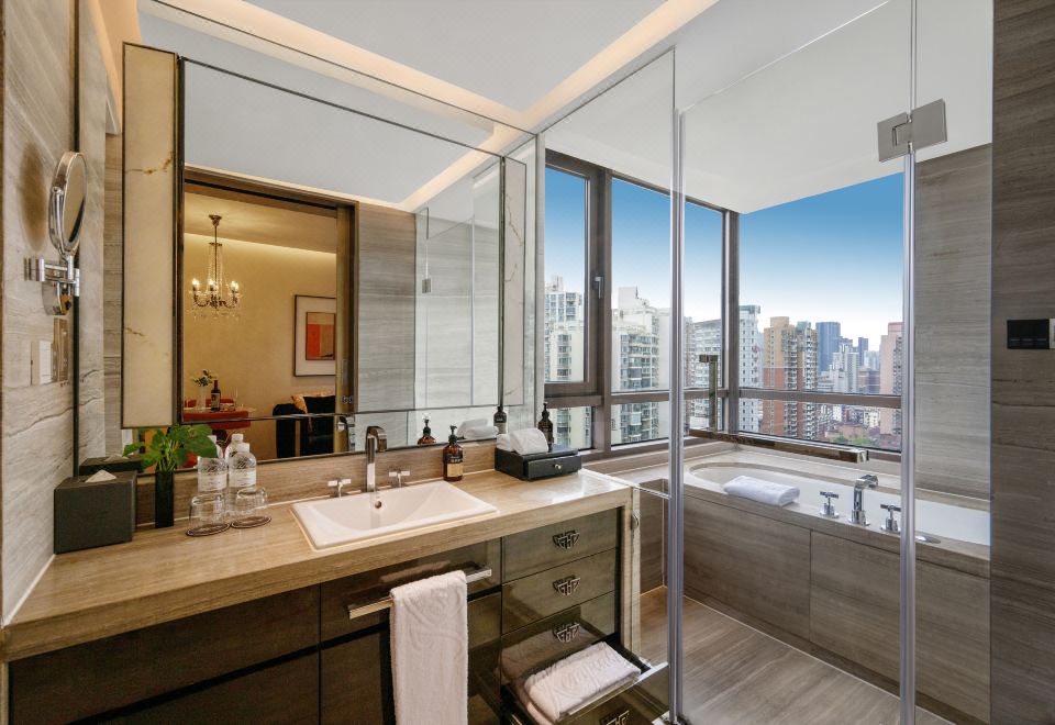 悅閣豪華一居套房 | 獨立臥室+廚房+洗烘一體機+衞洗麗