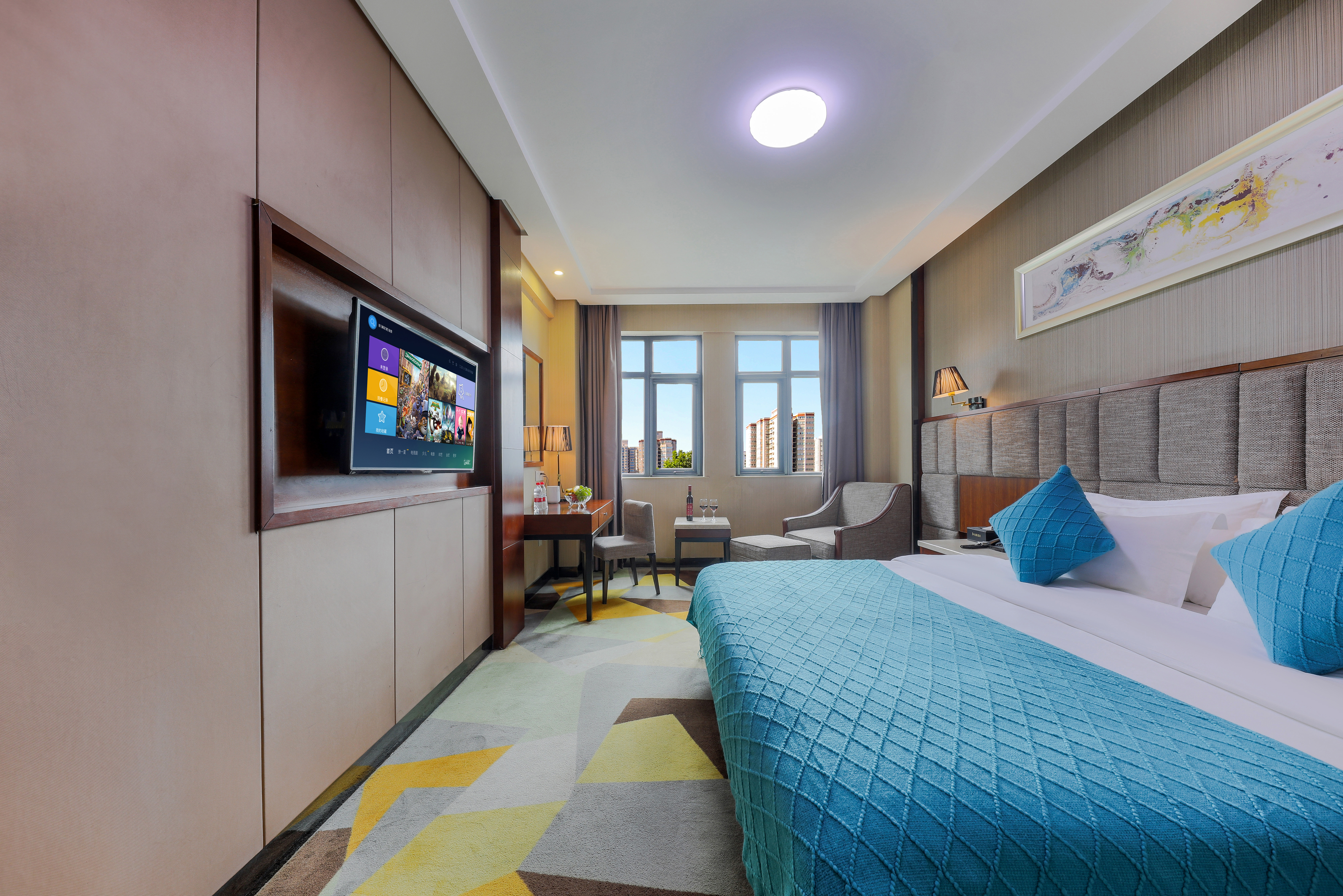 「雲逸」高級大床房【都市現代簡約設計·深度包裹羽絨枕·補水面膜·薰衣草香包·沙發椅】