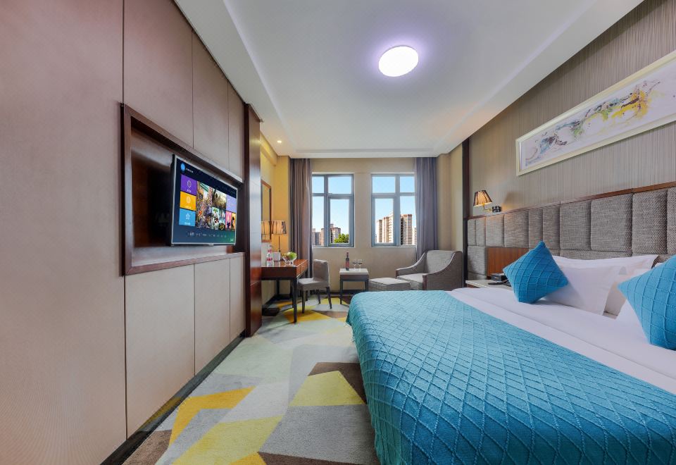 「雲逸」高級大床房【都市現代簡約設計·深度包裹羽絨枕·補水面膜·薰衣草香包·沙發椅】