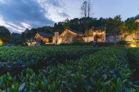 Qujia Courtyard Guesthouse