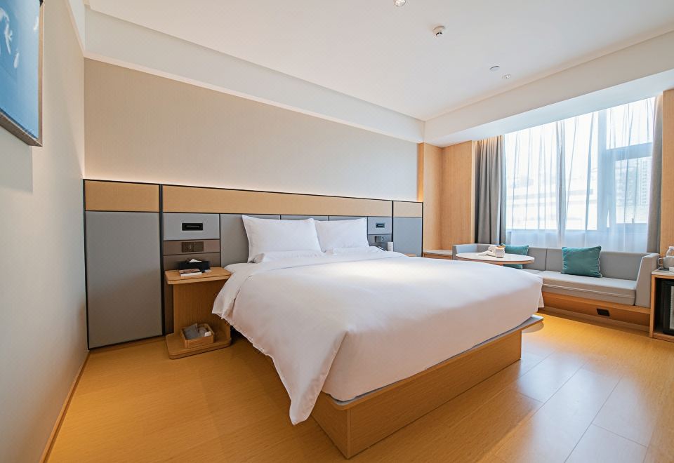 JI Hotel (Chengdu Taikoo Li 339 Tianfu Panda Tower)Superior Memory Foam Double Room