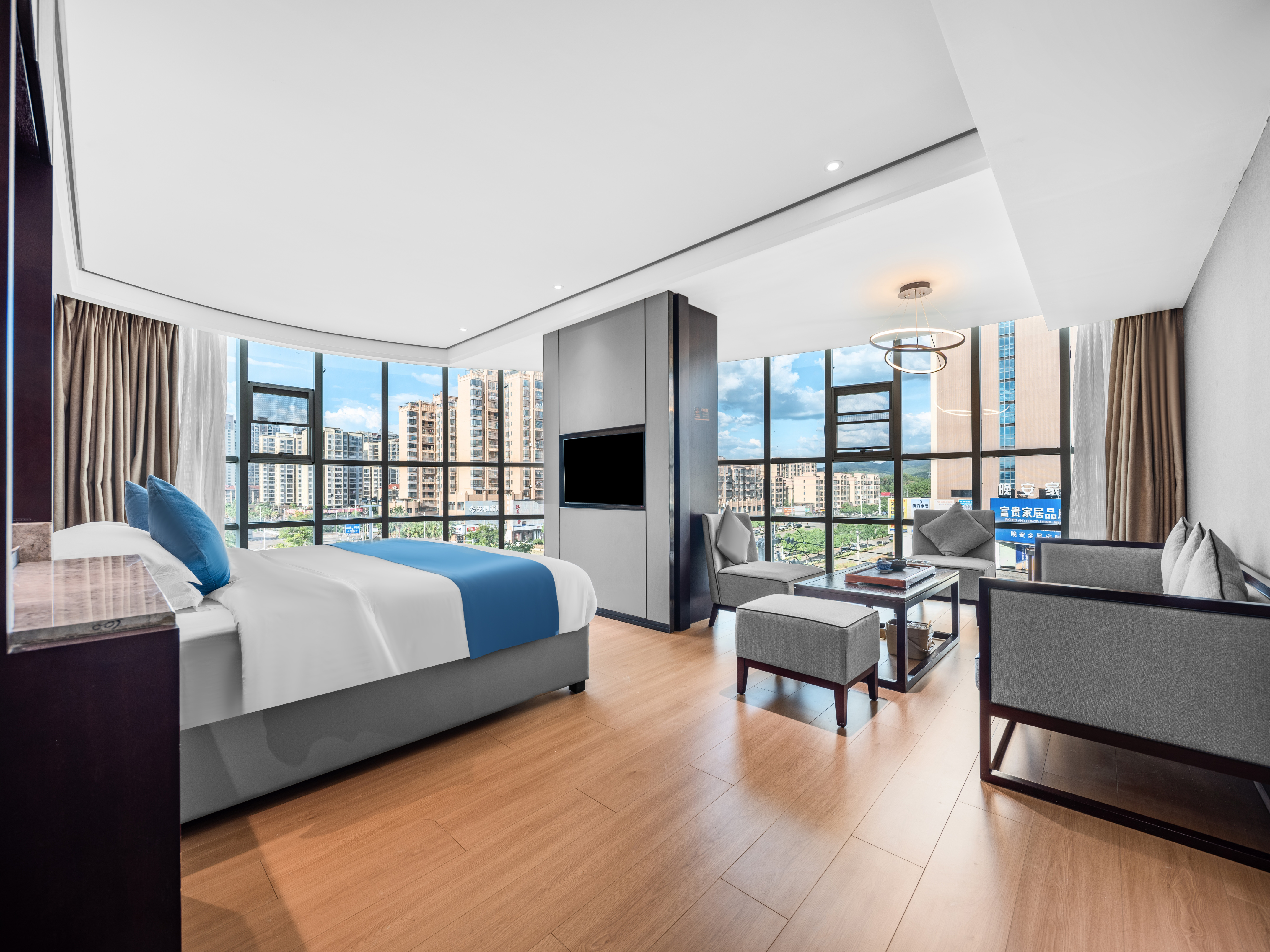 湾景大床房（现代简约沙发+观景+茶几）