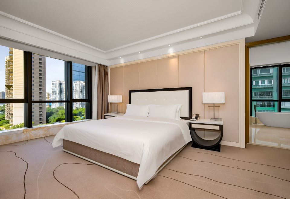 豪华套房-一房一厅会客厅-办公区-深泡浴缸-全景落地窗