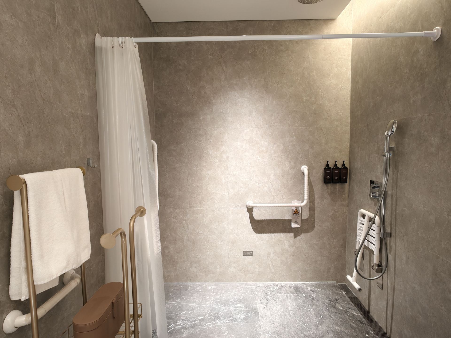 Accessible Queen Room