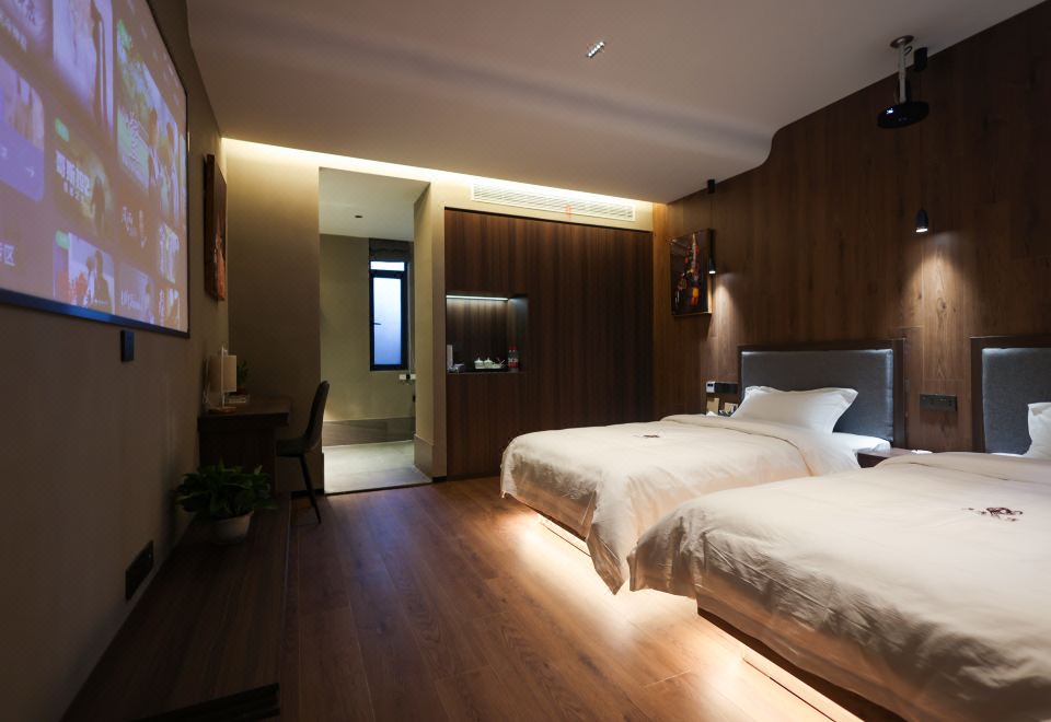 Mishai Lane · Boutique Double Bed Room (Giant Screen Projection+Smart Home)