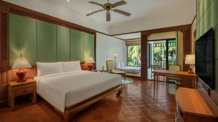 ห้องแฟมิลี่  1 เตียงคิงส์ วิวสวน ชั้นสูง มีระเบียง