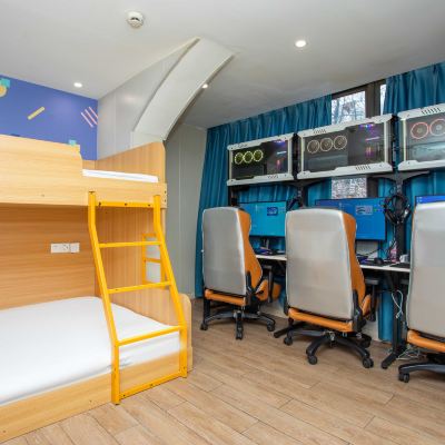 電競三人房[5060+外星人360+32G+i712代+LOL鑽石特權] 愛電競飯店（上海虹橋龍柏新村地鐵站店）優惠