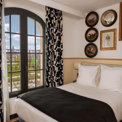 Cosy Room With Balcony Eiffel Tower View