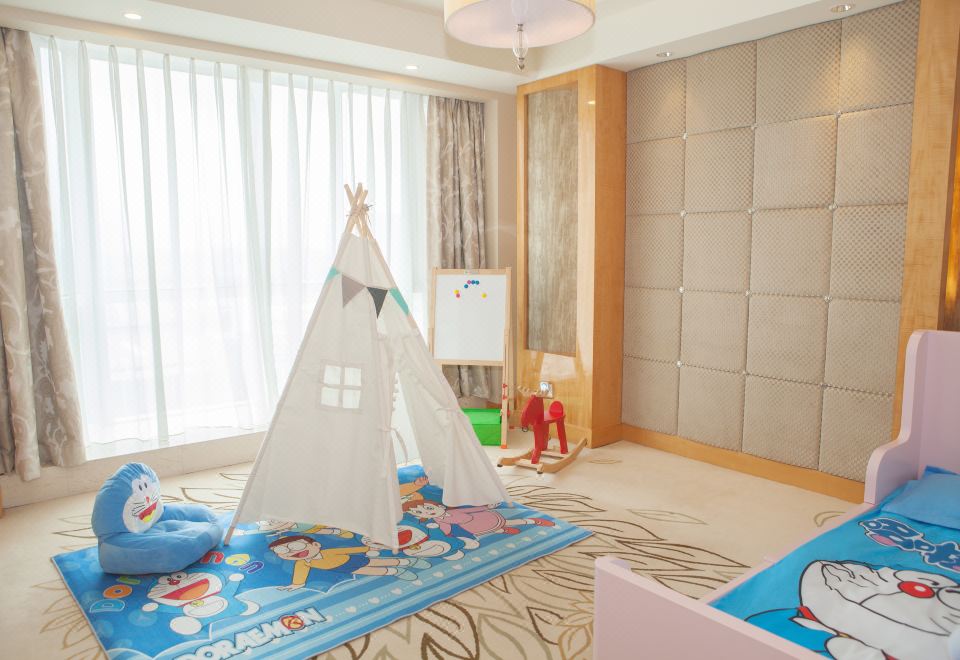 Family-friendly Queen Room