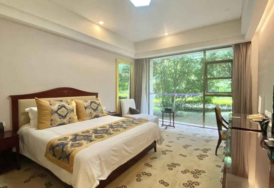 East Lake Hotel WuhanBaihua 2# Scenic Studio