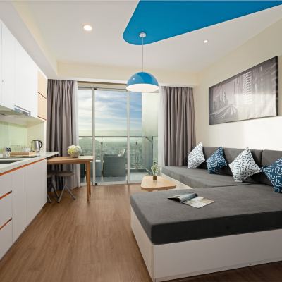 尊貴豪華俱樂部山景特大床房 芽莊艾日亞納智能公寓式飯店優惠