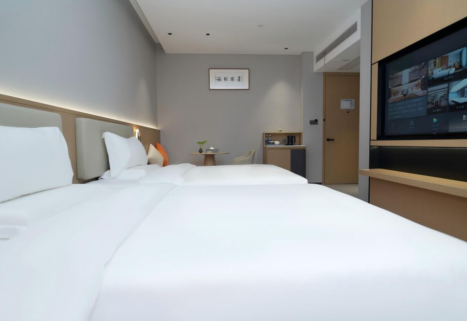 Luxurious Delight Twin Room With Memory Mattress And Smart Control