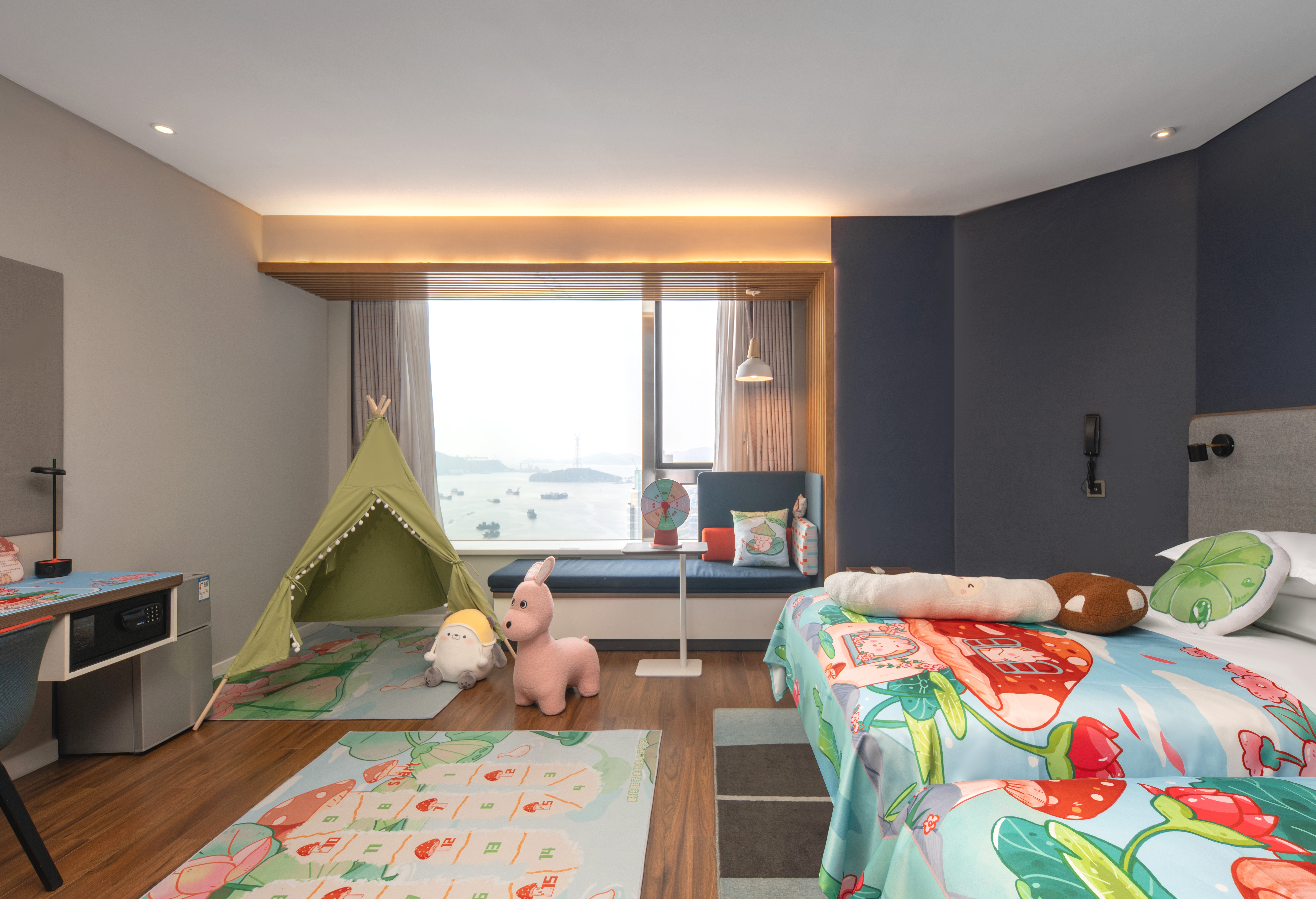 童話蘑菇城主題海景親子房