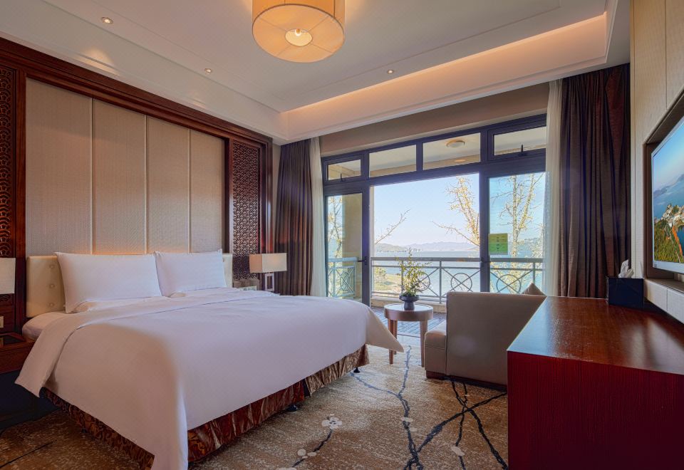 GRAND NEW CENTURY RESORT Siming Lake YuyaoSuite With Lake View