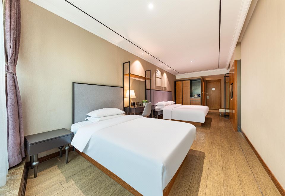 GreenTree Eastern Hotel (Xiamen Zhongshan Road Pedestrian Street)Family Room With Balcony