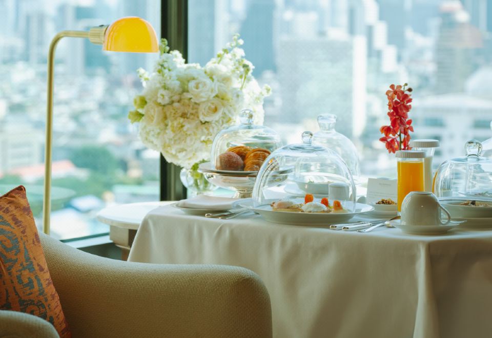 The Peninsula BangkokThe Thai Suite